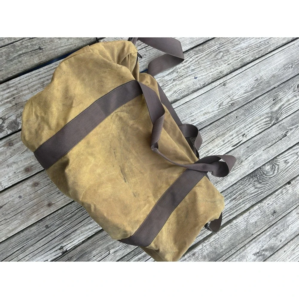 Filson Medium Sized Field Duffle Bag Dark Tan Brand New With Stains